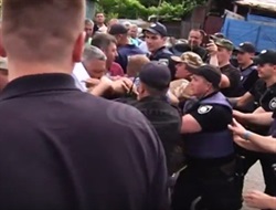 Страйк керамистов в Славянске и противостояние с полицией: как все происходило