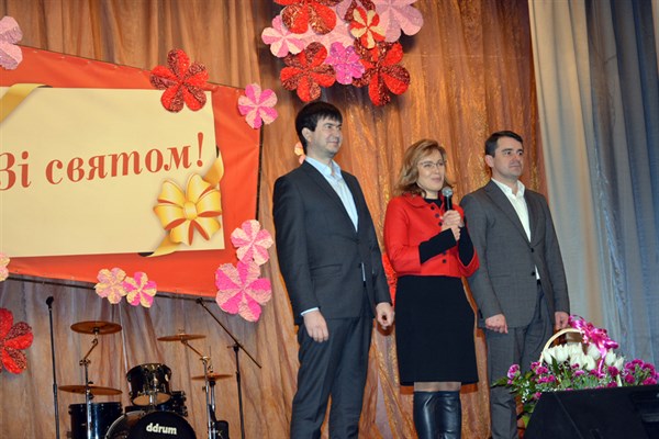 Юрий Солод и Наталия Королевская поздравили женщин Славянска с 8 марта