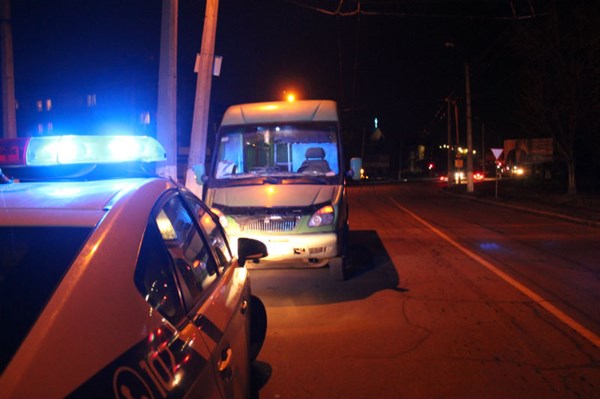 В Славянске водитель маршрутки сбил двоих детей