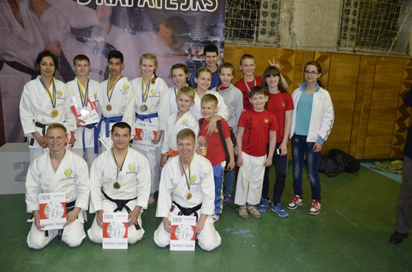 Славянские спортсмены стали победителями на чемпионате Украины по каратэ