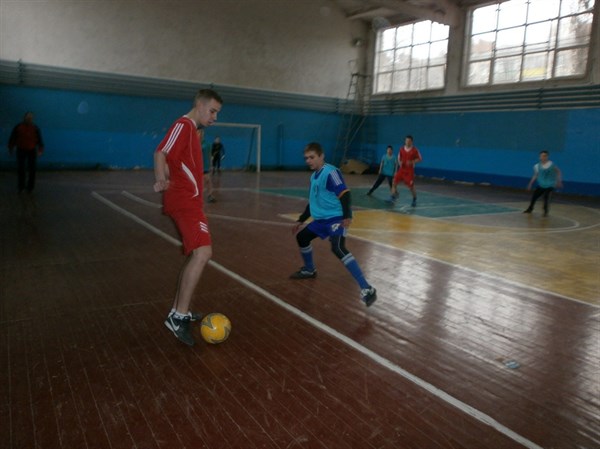 В Славянске состоялся весенний турнир по мини-футболу среди школьников