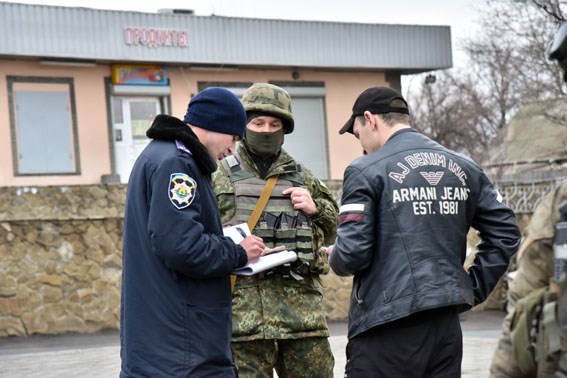 В Славянске проводит рейды спецподразделение «Сокол»