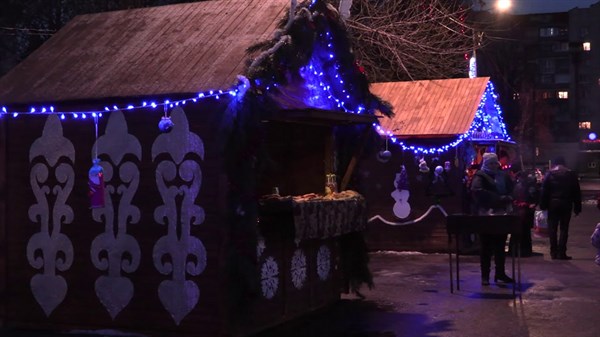   В Славянске впервые появилась Рождественская ярмарка: городу она обошлась в 200 тысяч гривен