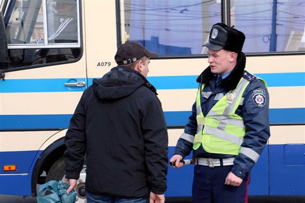 В Славянске полиция проводит операцию "Автобус"