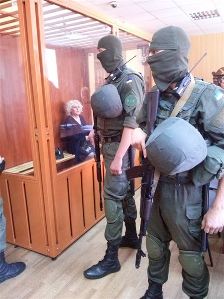 В Харькове суд над Штепой: зал охраняют бойцы в балаклавах и с автоматами