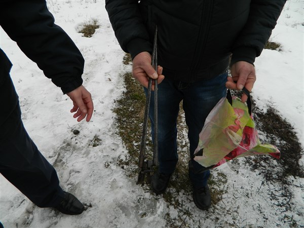 Полицейские Славянска задержали местного жителя со штык-ножами