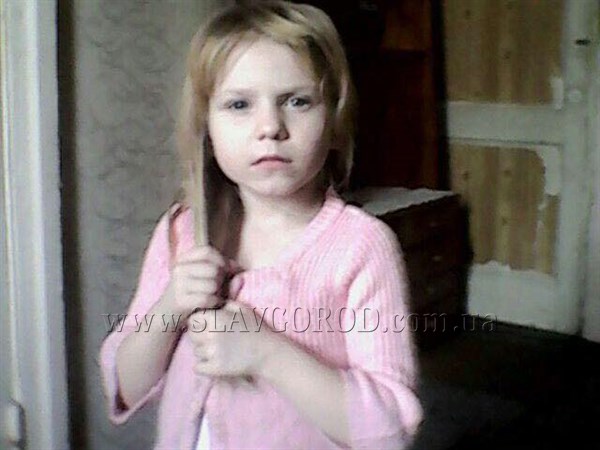В Славянске разыскивается 5-летняя Ева Богаева, которая вышла погулять и пропала