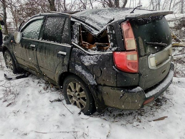 Возле Славянска внедорожник занесло и автомобиль съехал в кювет: пострадали водитель и пассажир 