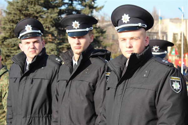 В Славянске полицейские новобранцы вышли на первое патрулирование