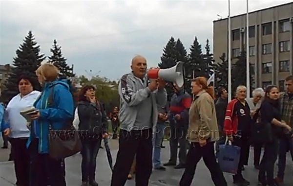 Эмоции на Центральной площади Славянска: житель города обратился ко всем средствам массовой информации и призвал освещать события правдиво
