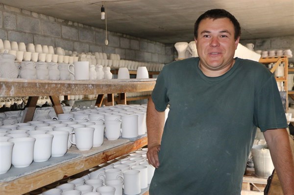 «Найголовніше ― мати сильну волю»: як шахтар з Донецька почав займатися керамічними виробами у Слов’янську