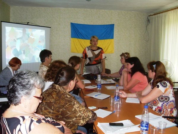 Библиотекари Славянского района «соревновались» в знании Конституции Украины