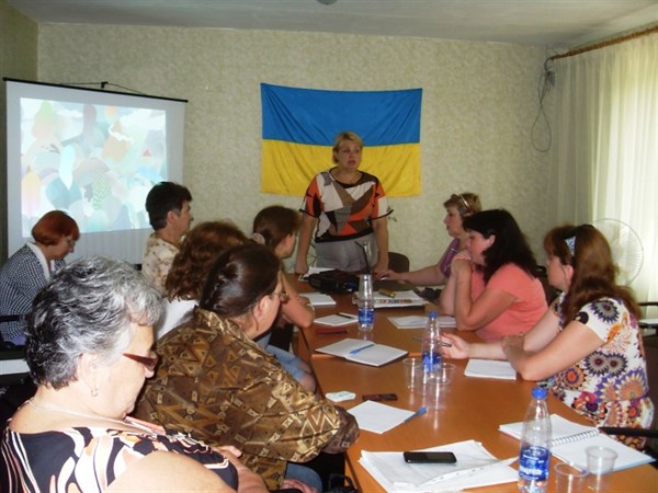 Библиотекари Славянского района «соревновались» в знании Конституции Украины