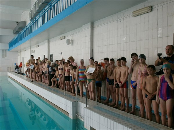 В Славянске состоялся чемпионат области по плаванию 