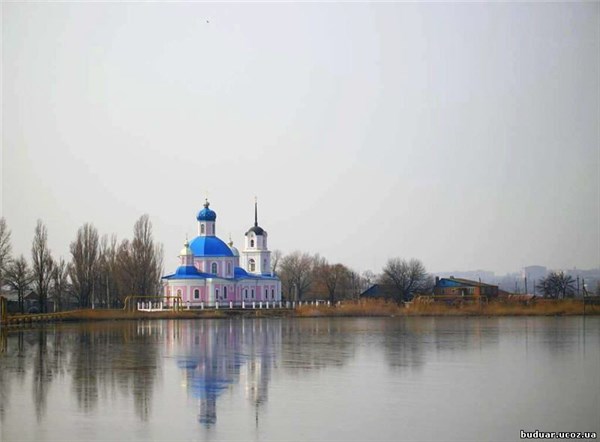 В Славянске в озере возле церкви выловили труп 