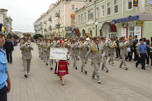 Жителей Славянска зовут на концерт военного оркестра из Чернигова