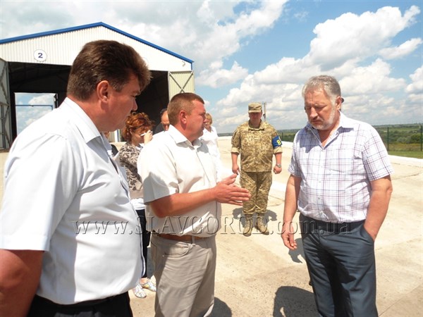 Губернатор Донецкой области обещал отремонтировать дороги Славянского района