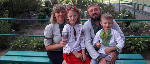 Как мясник из Славянска шьет кожаные ремни и сумки в городке под Киевом 