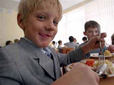 Славянские старшеклассники  будут завтракать бесплатно, а медики экстренной помощи получат прибавку к зарплате: бюджет  Донецкой области на 2014 год