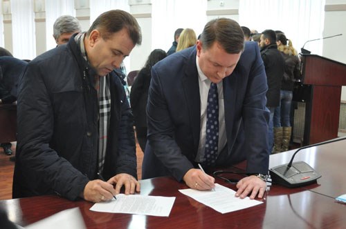 Мэры нескольких городов, в том числе и Славянска, требуют от "Донецкоблгаза" списания долгов,  "нарисованных" задним числом 
