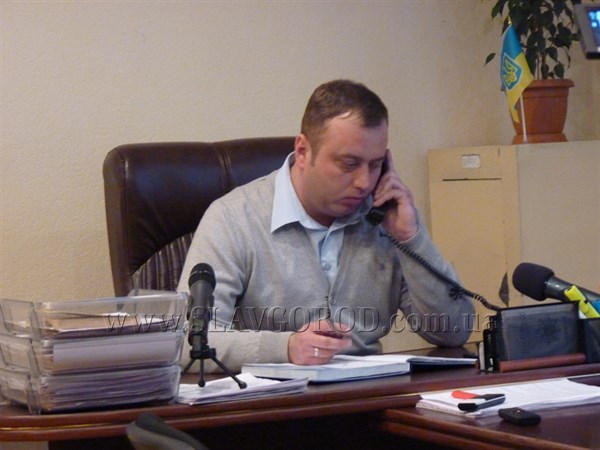 Задать свои вопросы главному полицейскому Славянска жители могут по мобильному телефону
