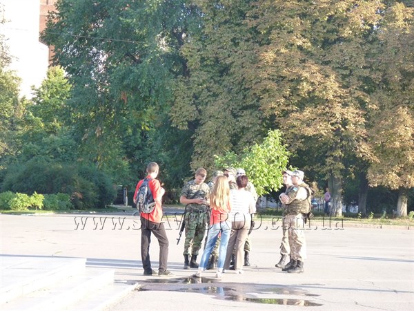 День города жители Славянска будут праздновать под усиленной охраной  бойцов подразделений  Киев -1 и Сыч. А в центре города ограничат продажу спиртных напитков. 