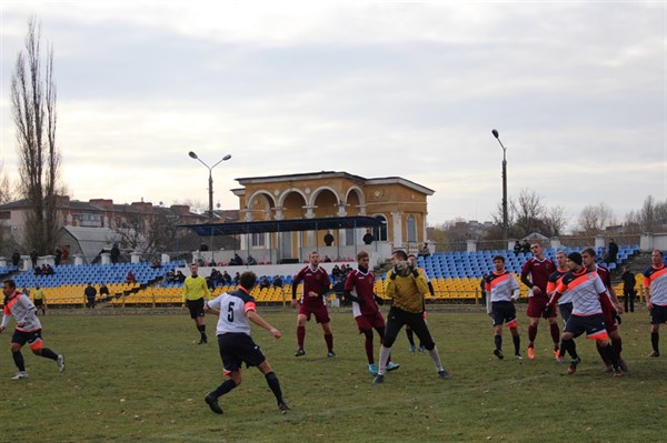 В Славянске состоялись финальные футбольные игры за кубок губернатора