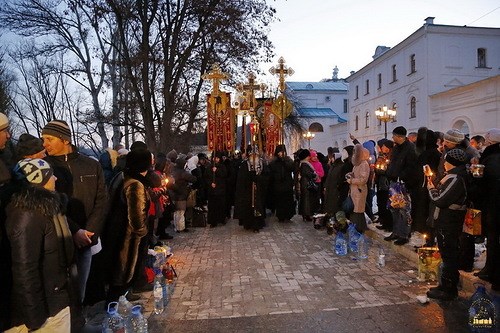 Slavgorod.com.ua узнал, где и во сколько в Славянске и Святогорске будут освящать воду на праздник Крещение Господне или Богоявление