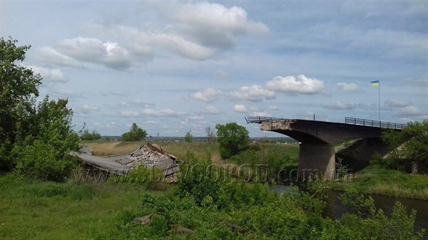 Разрушенный мост в Семеновке под Славянском планируют отремонтировать до осени 