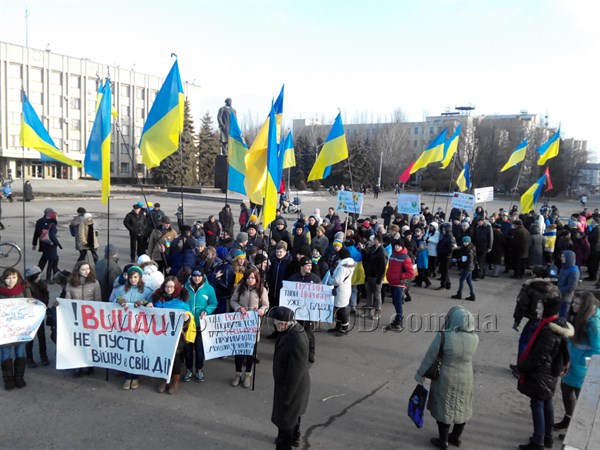В Славянске состоялось шествие единства Украины и памяти погибших мирных жителей (фото, видео)