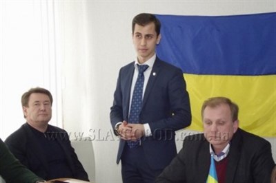 Скандальное голосование за назначение молодого советника губернатора Ярослава Секирожа в замы славянского мэра было проведено с нарушениями