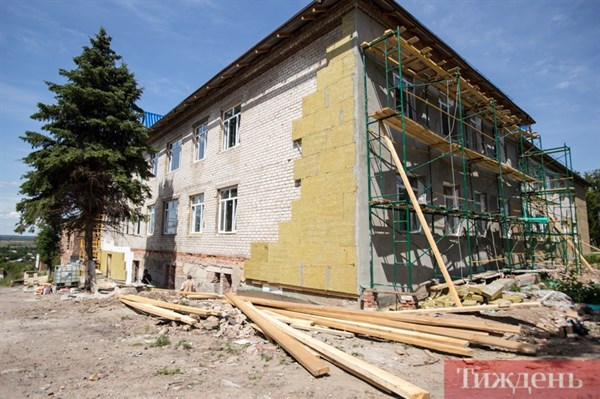 Как восстанавливают Семеновскую психиатрическую больницу, корпуса которой пострадали во время боев за Славянск? Фоторепортаж 