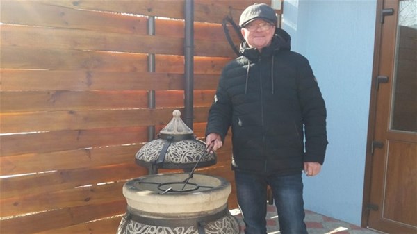 Керамист из Славянска создает и продает шедевральные тандыры - азиатские жаровни.  Удается ли ему находить рынок сбыта? 