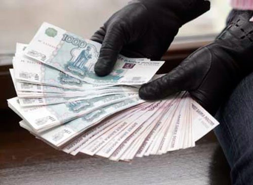 В Славянске взволнованная мать дважды перечислила деньги мошеннику, а рубли отдала лично в руки