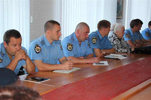 В Славянске милиционеры налаживают связь с квартальными