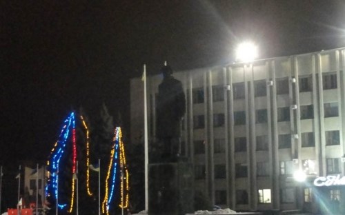 Славянский депутат будет просить, чтобы на «активистов», пытавшихся свалить памятник Ленину, завели уголовное дело