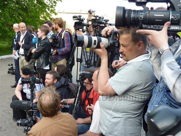 Прибывшие в Славянск журналисты обязаны пройти регистрацию у представителей Народного ополчения