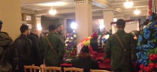 Захарченко поклялся на могиле Моторолы установить ему памятник в Славянске