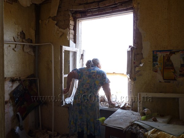 Жители поселка Семеновка в Славянске в отчаянии. К ним приезжают, смотрят, обещают, но реальной помощи дождались далеко не все
