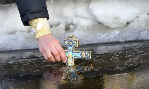 Жителям Славянска напомнили о правилах при крещенских купаниях