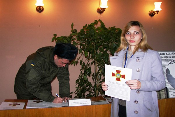 В Славянске состоялась ярмарка профессий: выпускникам предлагали стать военными