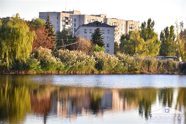 На озере Шелковичном в Славянске работают водолазы