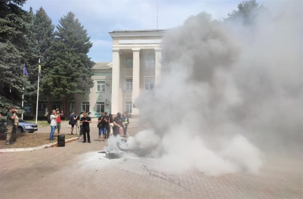 В двух городах продолжаются протесты против главы ВГА Славянска