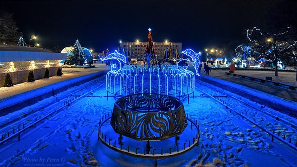 Житель Славянска показал, каким красивым стал Славянск в новогодние праздники