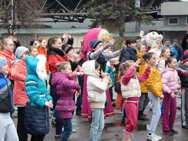 Славянск отметил Всеукраинский  день здоровья и присоединился к спортивно-массовому проекту «Плечом к плечу» 