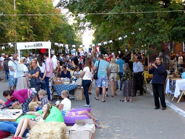 Предприниматели Славянска хотят, чтобы на День города им разрешили продавать спиртное, но последнее слово – за народом 