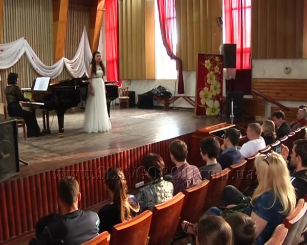 В Славянске выступили ведущие солисты Национальной оперы Украины