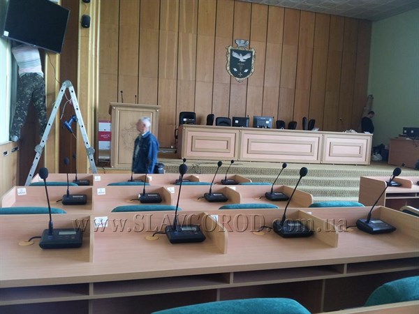 Прокуратура усматривает в действиях одного из депутатов Славянского городского совета признаки нарушения закона