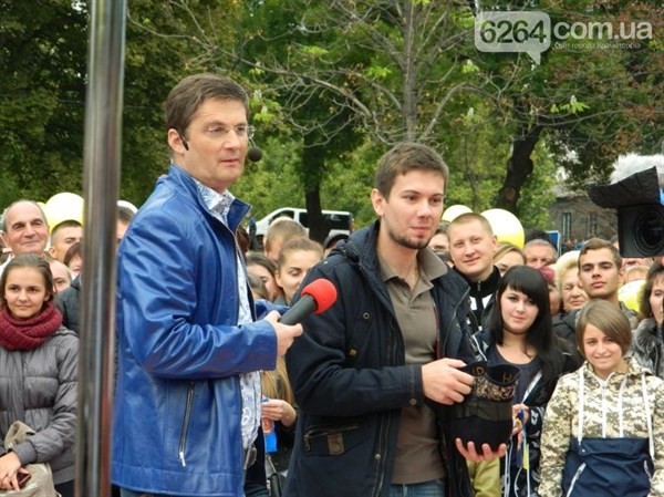 Патрульные полицейские Славянска оштрафовали ведущего телепередачи "Караоке на майдане" Игоря Кондратюка на 510 грн. 