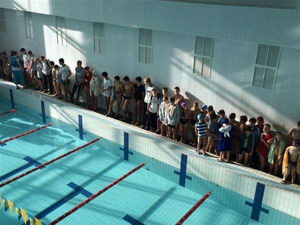 Стартовали в бассейне: в Славянске состоялись городские соревнования «Осенние старты»